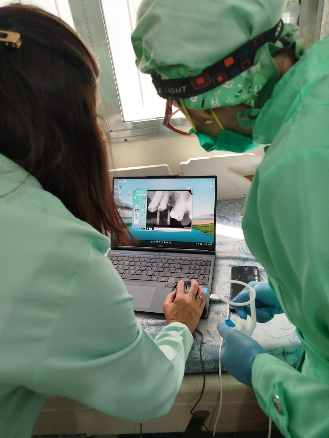 Raio-X portátil e diagnóstico na hora — atendimento odontológico domiciliar da Brito Odontologia